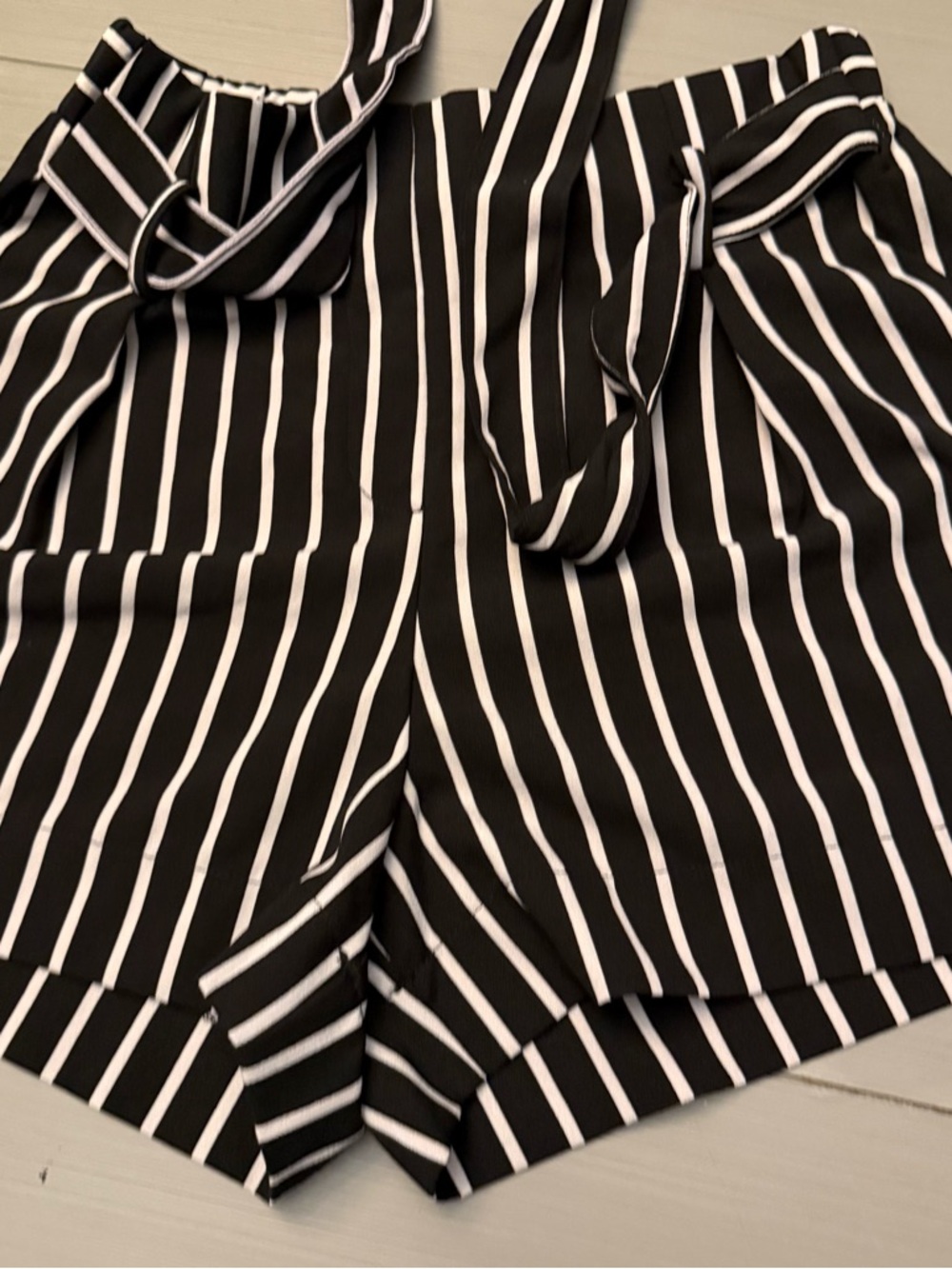 Mosaic & Co. Los Ángeles Black & White Striped Shorts